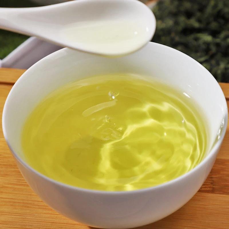 Уникальные вкусы чая: Тегуаньинь, молочный улун, хризантема, пуэр, лист лотоса, печеночный чай, черный улун, обжаренный на углях