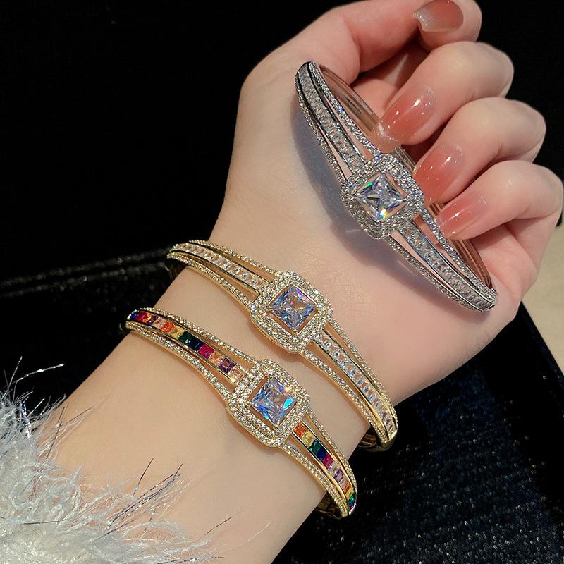 Браслет из микро-инкрустированного циркония для женщин, модный и высококачественный, ажурный геометрический браслет-конфета