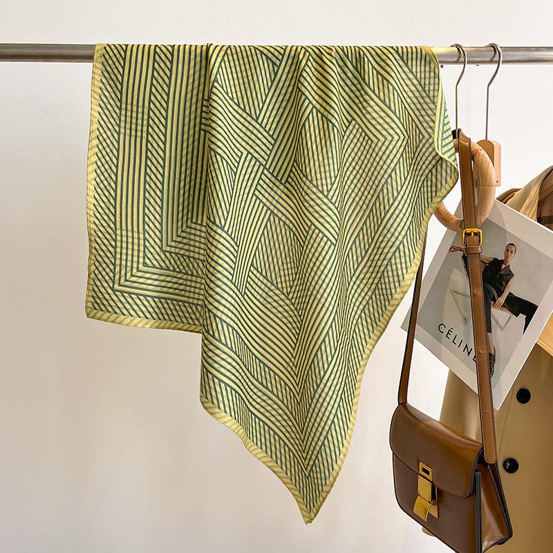 70см Новый Модный Хлопковый Квадратный Платок Женский Дизайн с Цветочным Принтом Банданы Женский Шарф Повязка на Голову Носовой Платок для Волос Роскошный Бренд