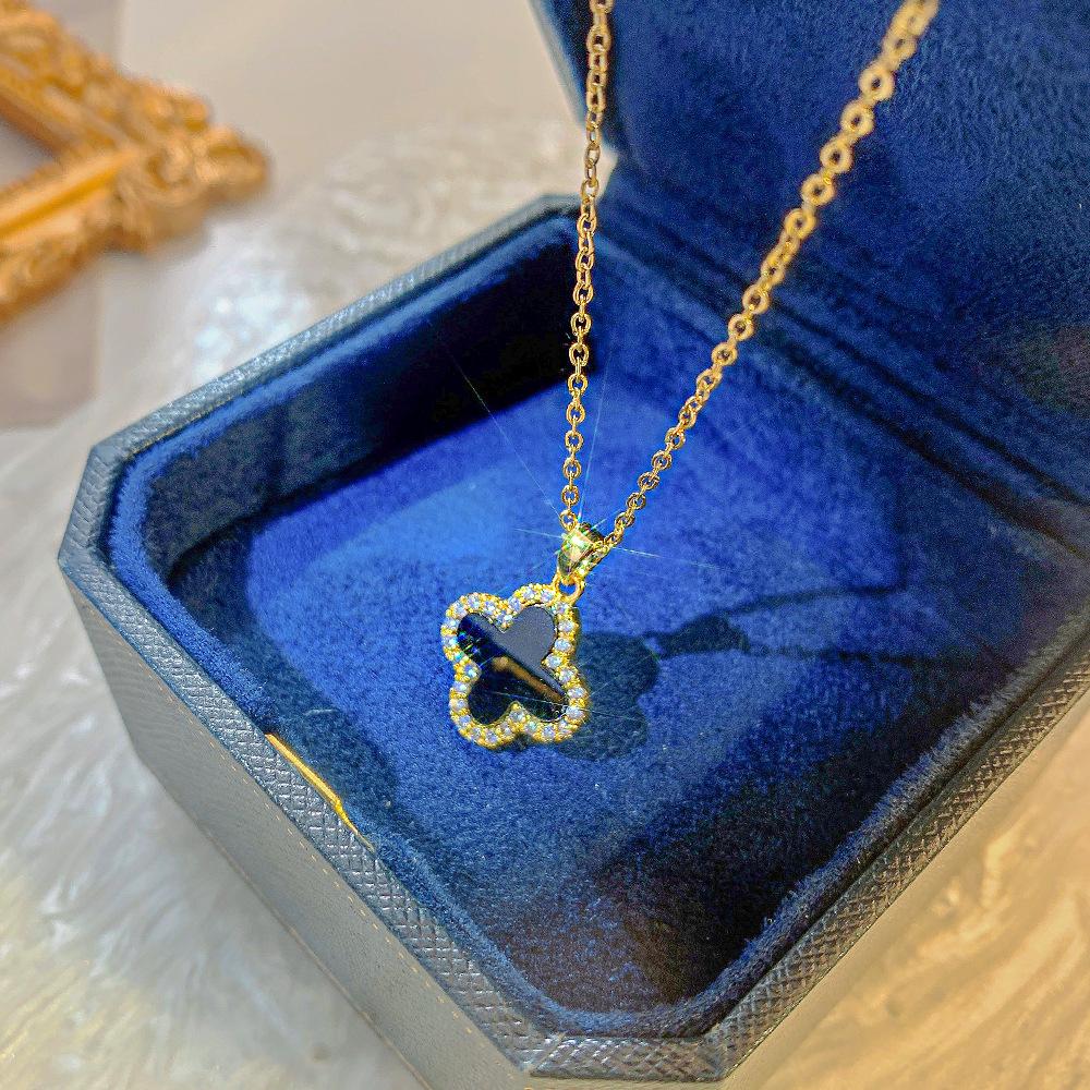 Titanium Steel Necklace Women's 18k Rose Gold Diamond Four-leaf Clover Pendant Niche Light Luxury Black Shell Clavicle Chain Temperament Neck Chain