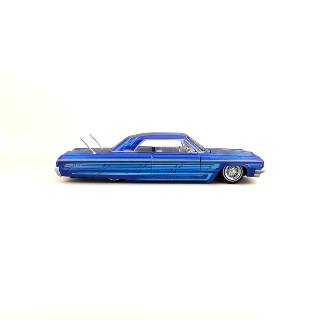 Maisto 1/26 Chevrolet Impala 1964 Синий Custom Lowriders Series / Металлическая модель автомобиля (Готовый продукт) 32547