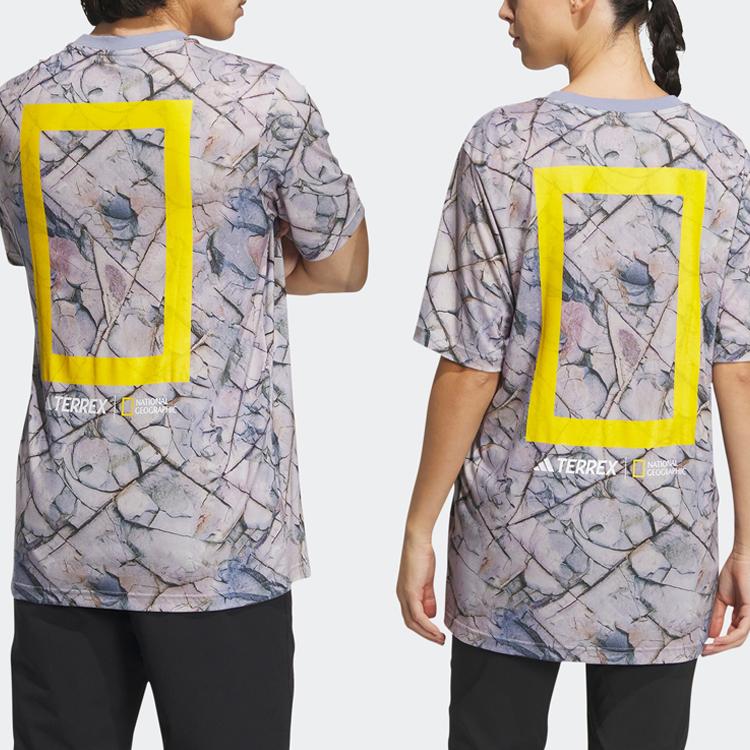 adidas Футболка из тенселя с принтом логотипа по всей поверхности от National Geographic Collaboration Топы унисекс серебристо-серого фиолетового цвета IC2000
