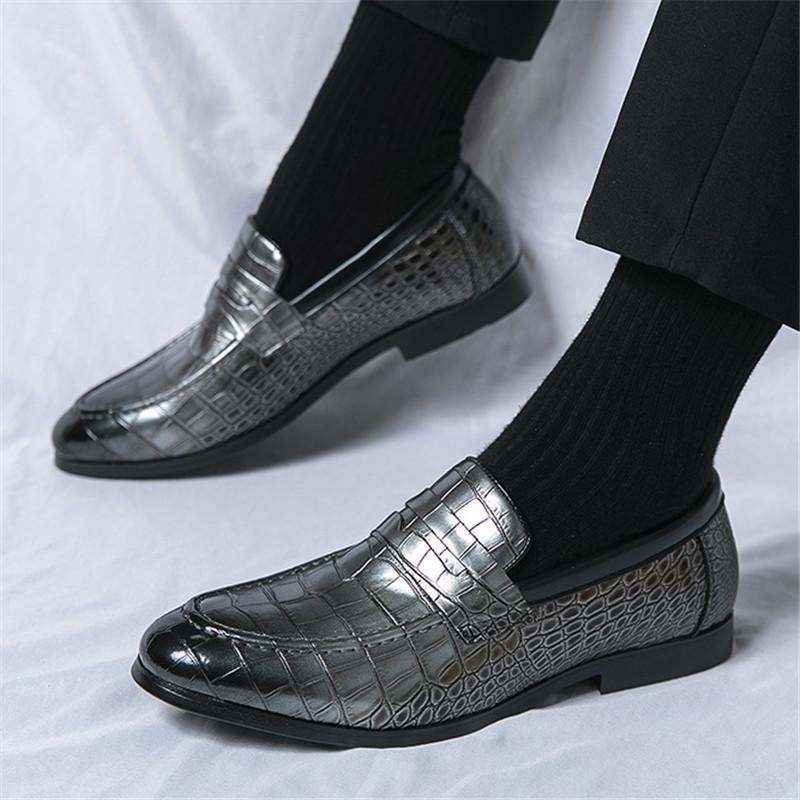 Britain Retro Men's Pointed Alligator Pattern Flats Business Leather Shoes Male Casual Loafers Formal Dress Footwear