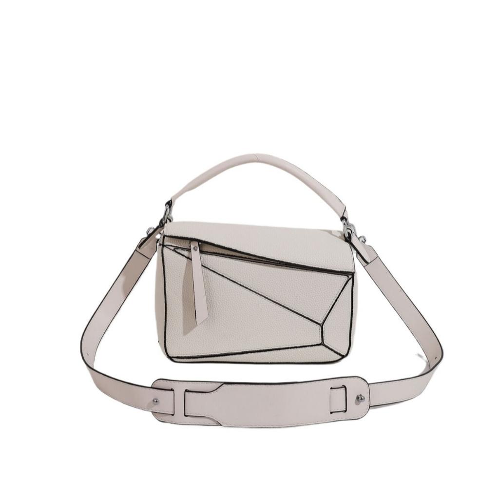 Портативная сумка через плечо с узором личи, модная и практичная.