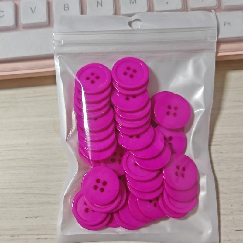 Круглые пуговицы для костюма из смолы 20 мм с тонким краем черного и белого цвета с 4 отверстиями