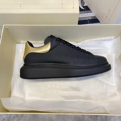 Женские туфли McQueen на толстой подошве, белые, 2025, новая коллекция весна-осень, универсальные спортивные туфли-маффины с увеличением роста, повседневные кеды