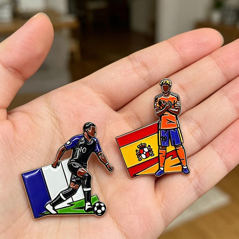 Football Star Brooch Messi Ronaldo World Cup Commemorative Pin 3D Metal Enamel Fashion Accessories Gift