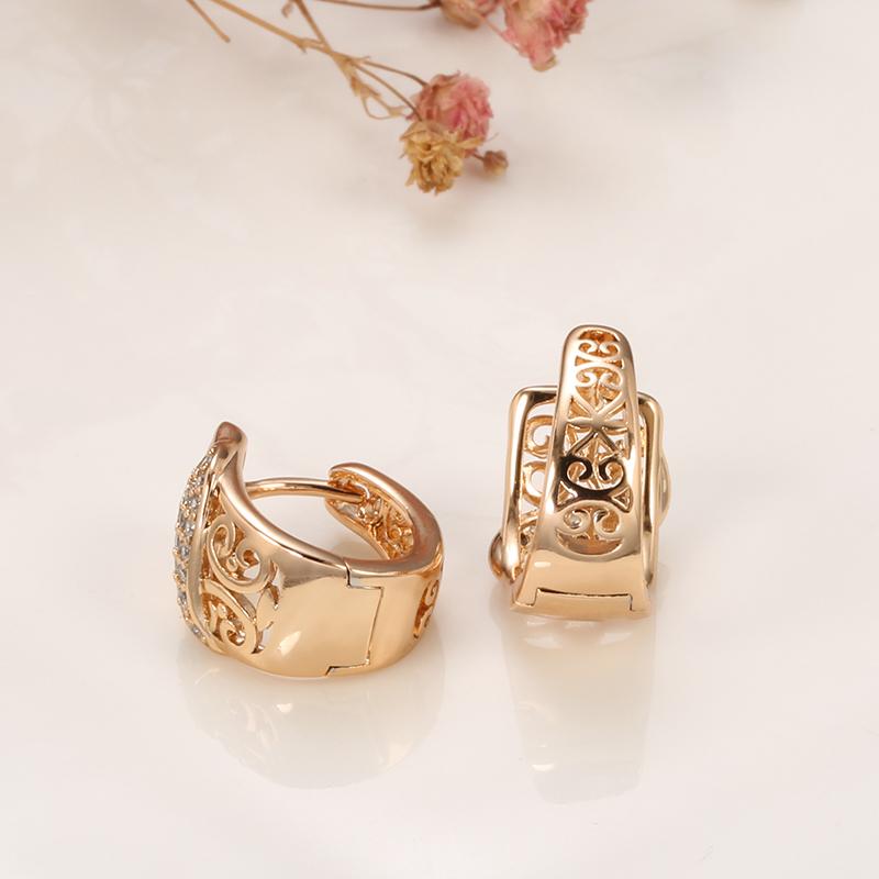 Симпатичные серьги-кольца Kinel золотого цвета с полым дизайном