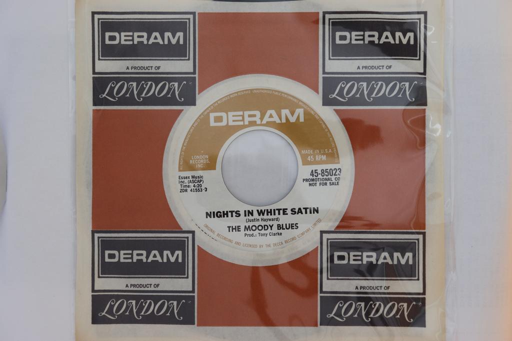 7-дюймовая пластинка MOODY BLUES - Nights In White Satin / Cities 4585023 Deram 1968 US Рок Б/У