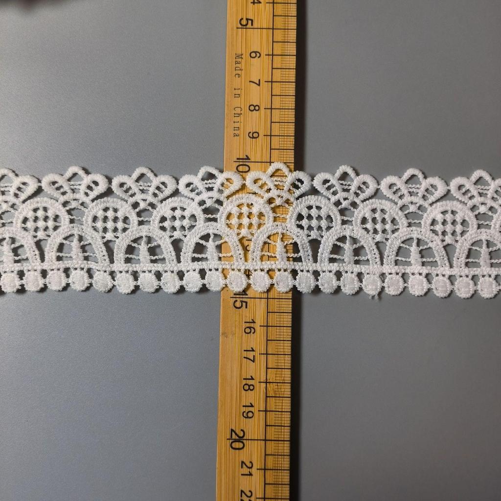 Аксессуар для головного убора из кружева молочного шелка с волнистым узором