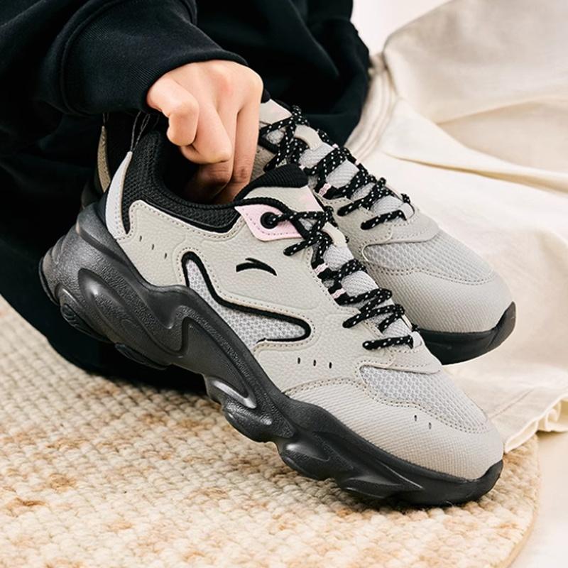 Anta Women's 922418893-5