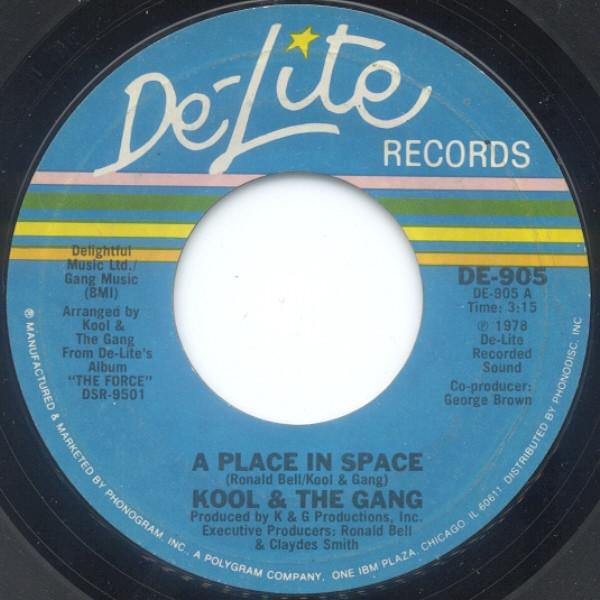 7inch Record KOOL & THE GANG - A Place In Space DE905 De-Lite Records 1978 US Soul/Funk Used