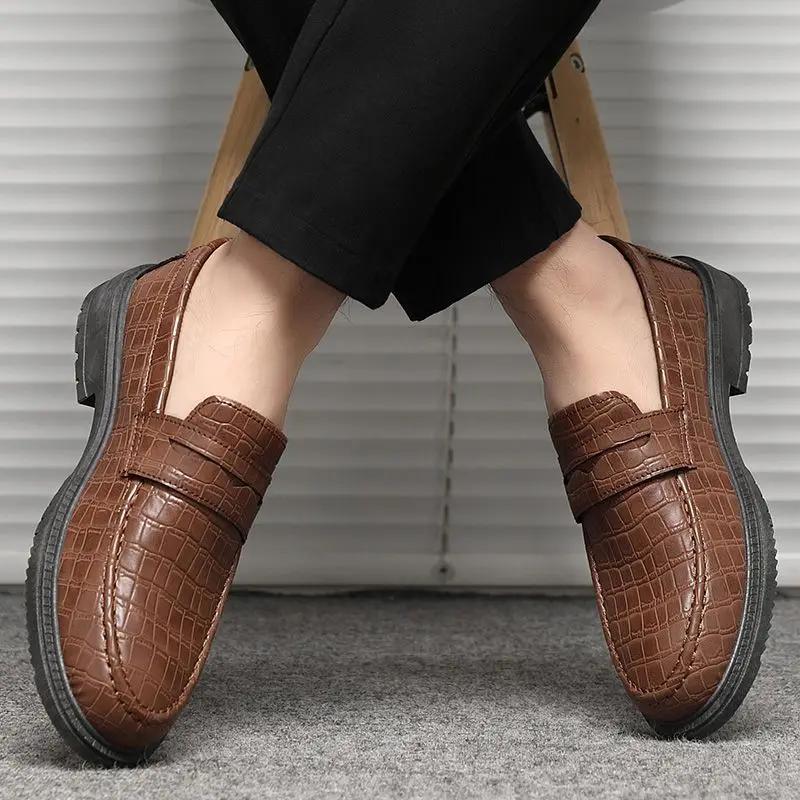 Slip-on Fashion 2024 Мужская повседневная обувь, увеличивающая рост, предложение на летнюю распродажу, удобная кожаная обувь для мужчин, общая тенденция