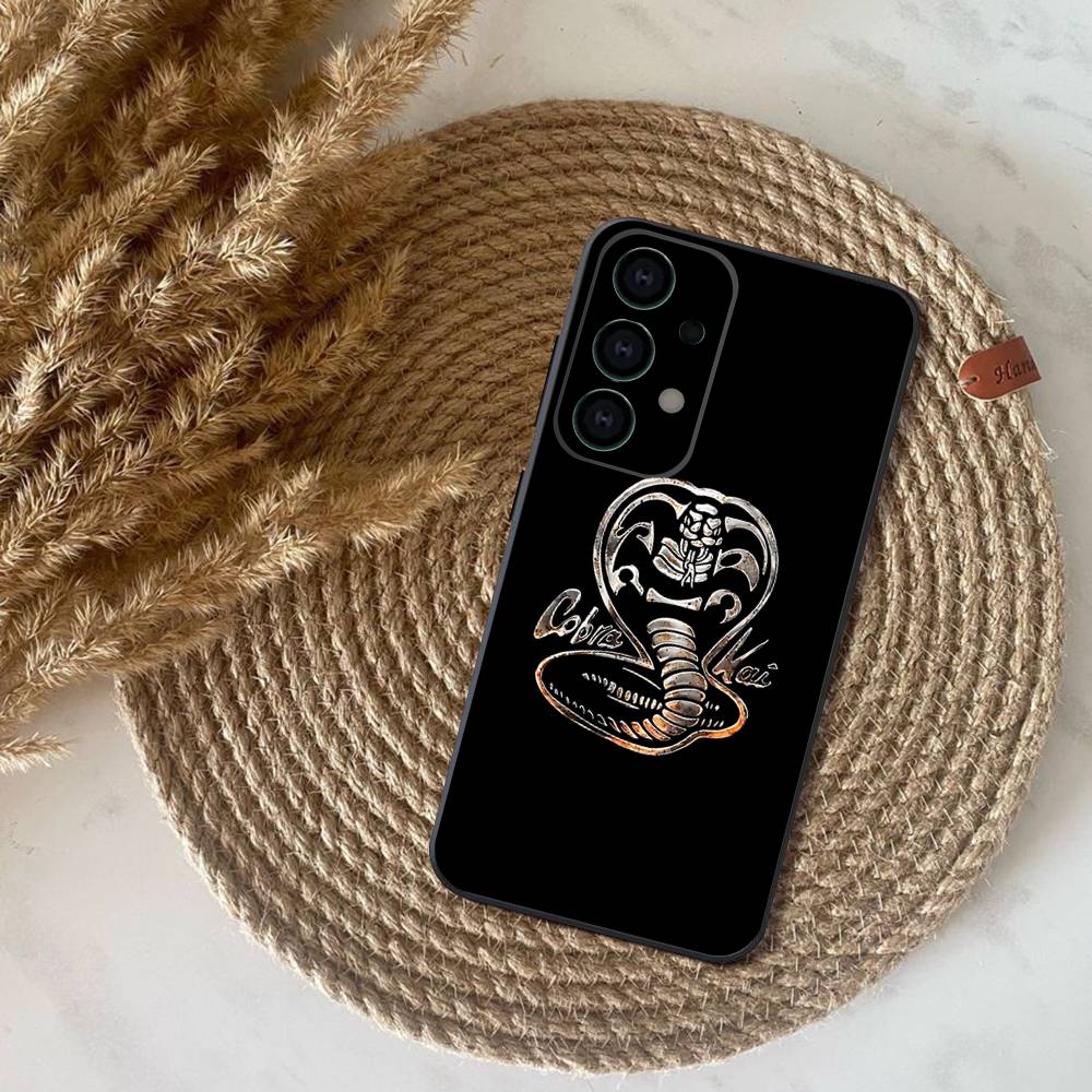 Чехол для телефона Cobra Kai Snake для Samsung S25, S24, S21, S22, S23, S30, Ultra, S20, Plus, Fe, Lite, Note, 10, 9, 5G Черный чехол