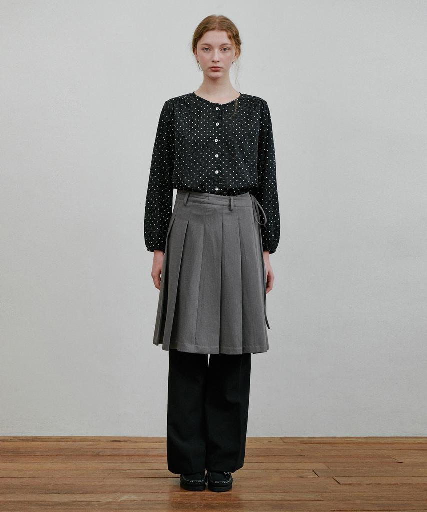 BELLOL Round Neck Dot Blouse Black