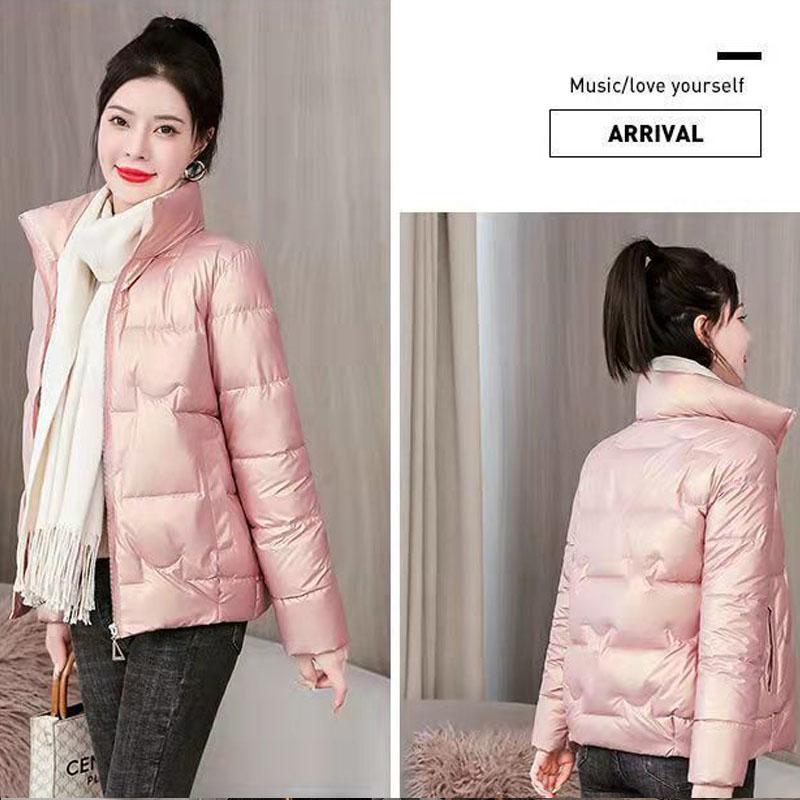 Зимняя женская хлопковая стеганая куртка. Яркое женское пальто с коротким воротником-стойкой. Утепленная пуховая хлопковая стеганая куртка для женщин.