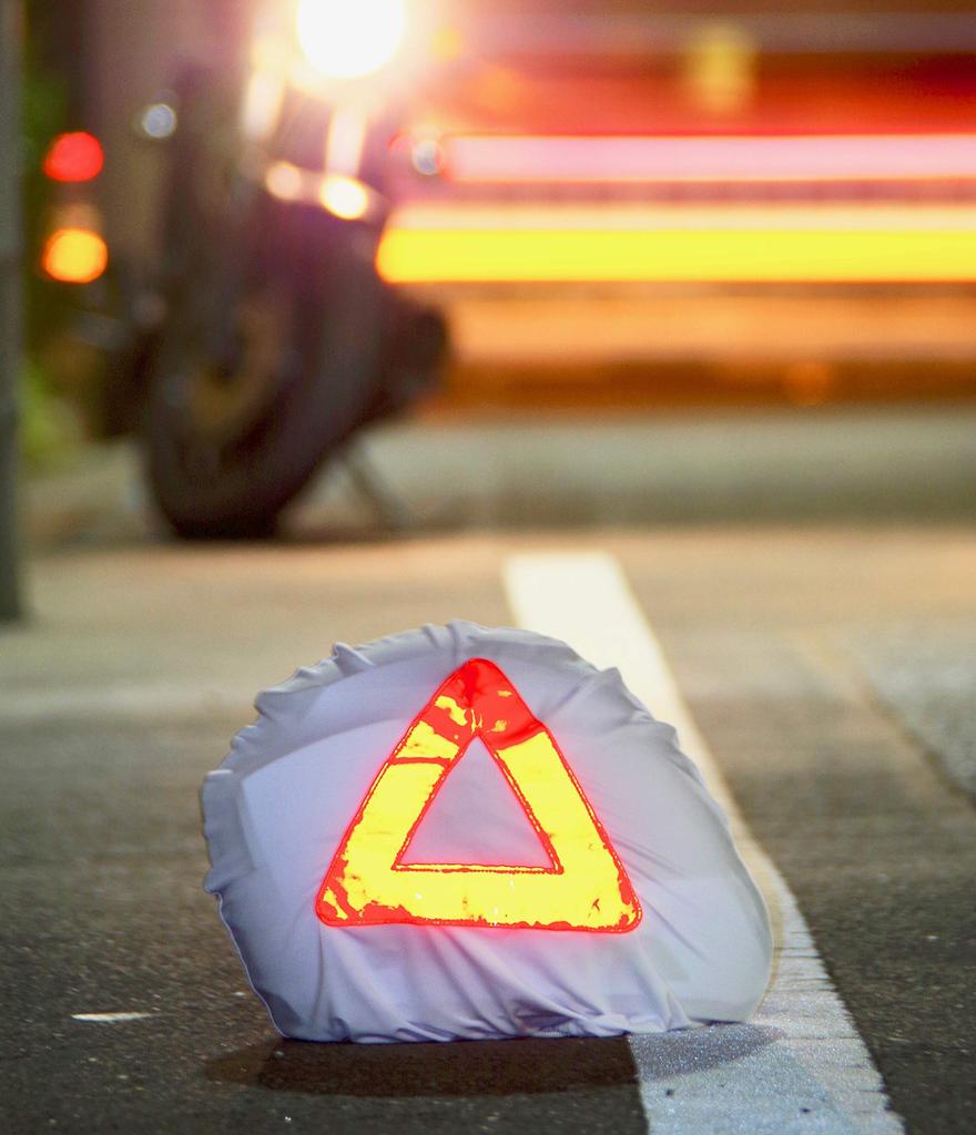 Komine (KOMINE) Helmet bag free with triangular display for motorcycles AK-326977