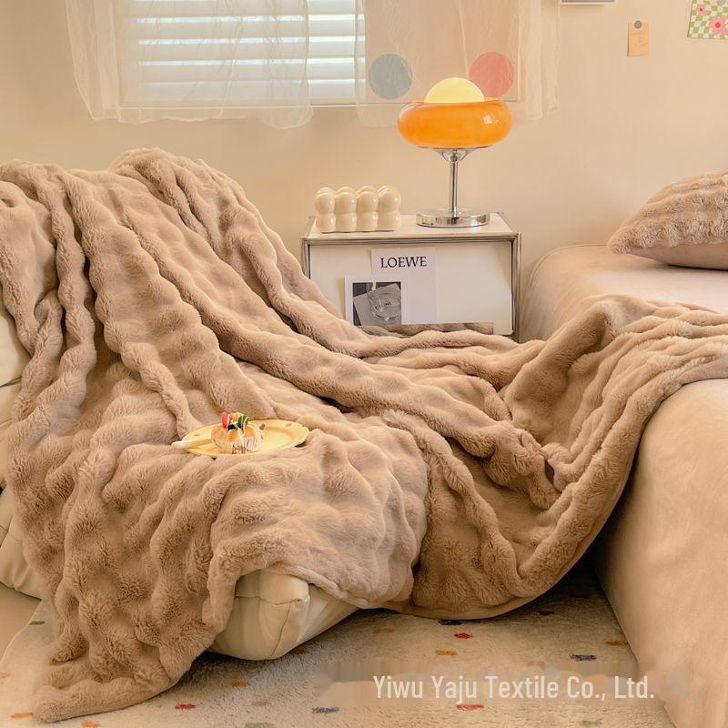 Одеяло из меха кролика премиум-класса: Роскошный и плотный для зимнего сна в кровати, на диване или в офисе