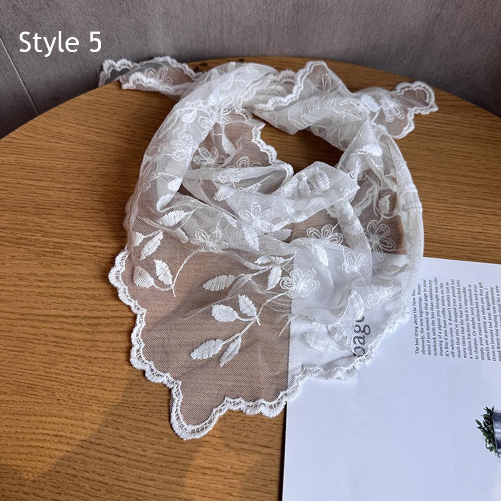 Retro Lace Flower Triangle Hair Scarf Women Girls Bohemia Headscarf White Lace Hair Bands For Women Girls Sweet Lace Kerchief