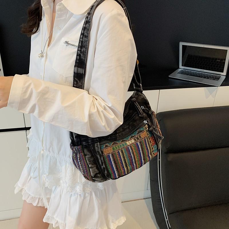 Винтажная джинсовая вышитая сумка-тоут женская большая вместительная на плечо