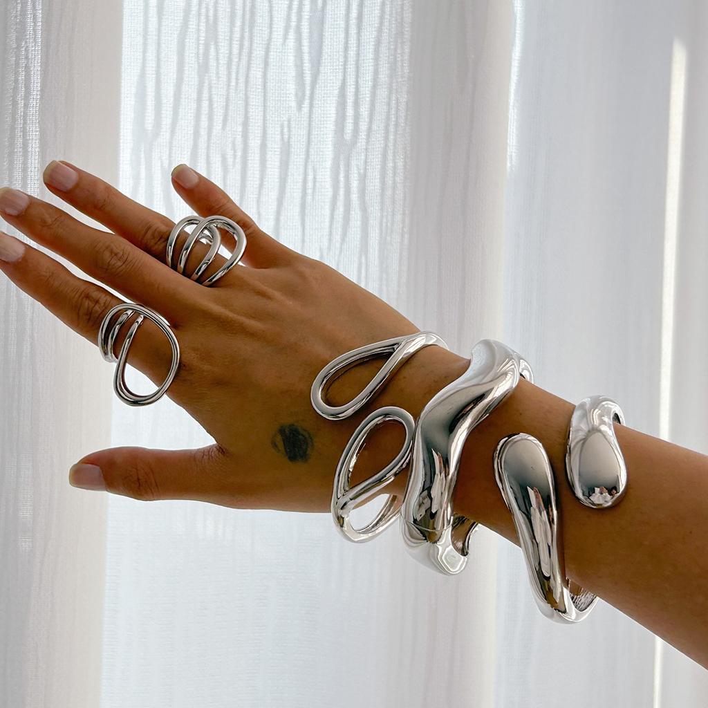 Глянцевый преувеличенный браслет-обнимашка с открытым концом в форме капли воды, двойное кольцо, персонализированная пружинная застежка, ручное украшение для женщин