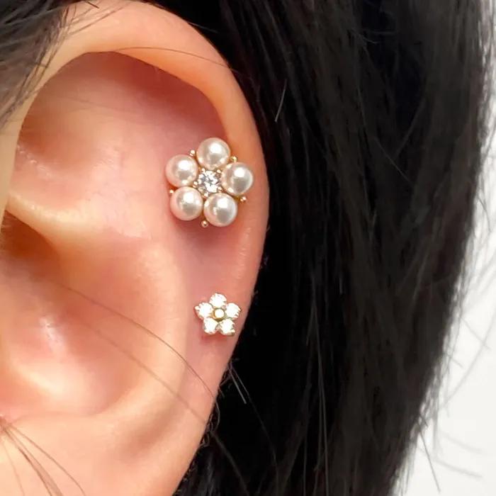 Серьги-гвоздики 14K Цветок с гроздью жемчуга