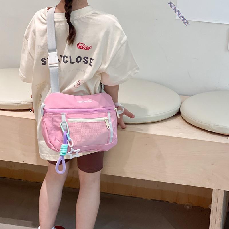 Блокировка цвета Модный дизайн Принт с буквами Детская наплечная сумка Подвеска с