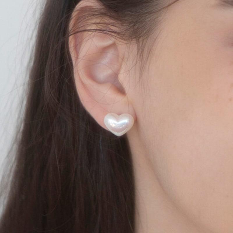 FANTASTIC PLANET cloud heart pearl earrings