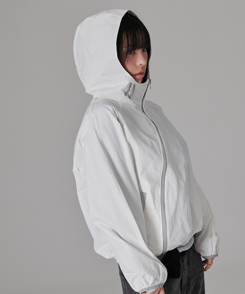 ESCAPEFROM Escf Logo Point Diagonal Closing Windbreaker White
