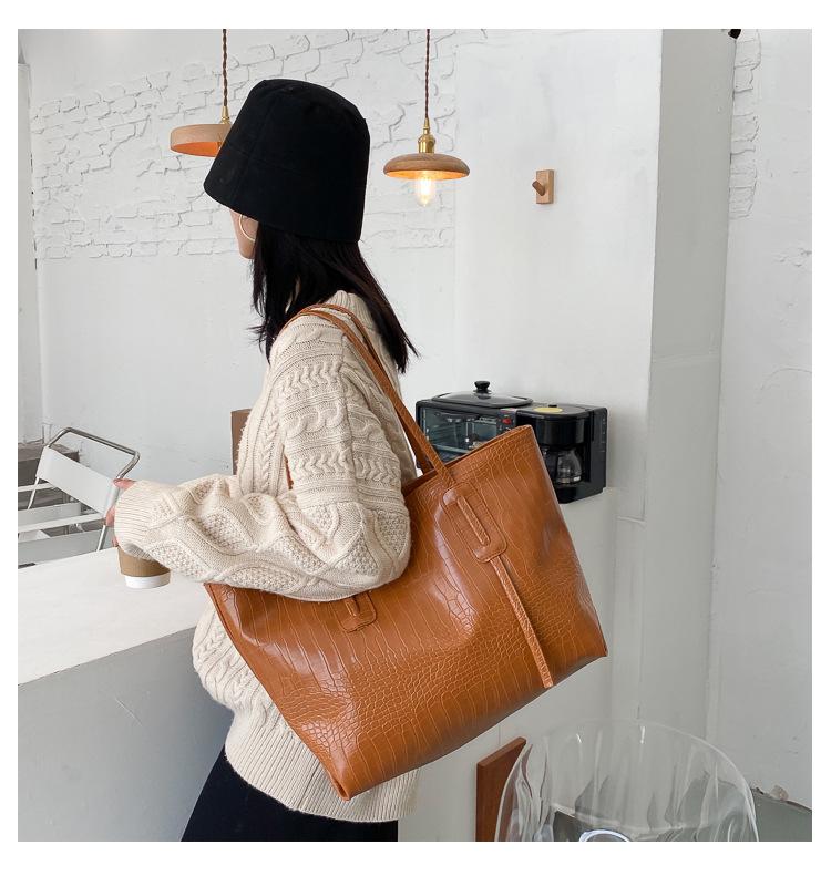 Женская простая универсальная сумка-тоут: Вместительная наплечная сумка, модная сумочка 2020 года.