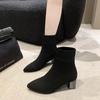 Туфли на высоком каблуке женские 2025 осень и зима новые универсальные короткие сапоги с острым носком женские черные толстые каблуки вязаные носки сапоги эластичные тонкие сапоги