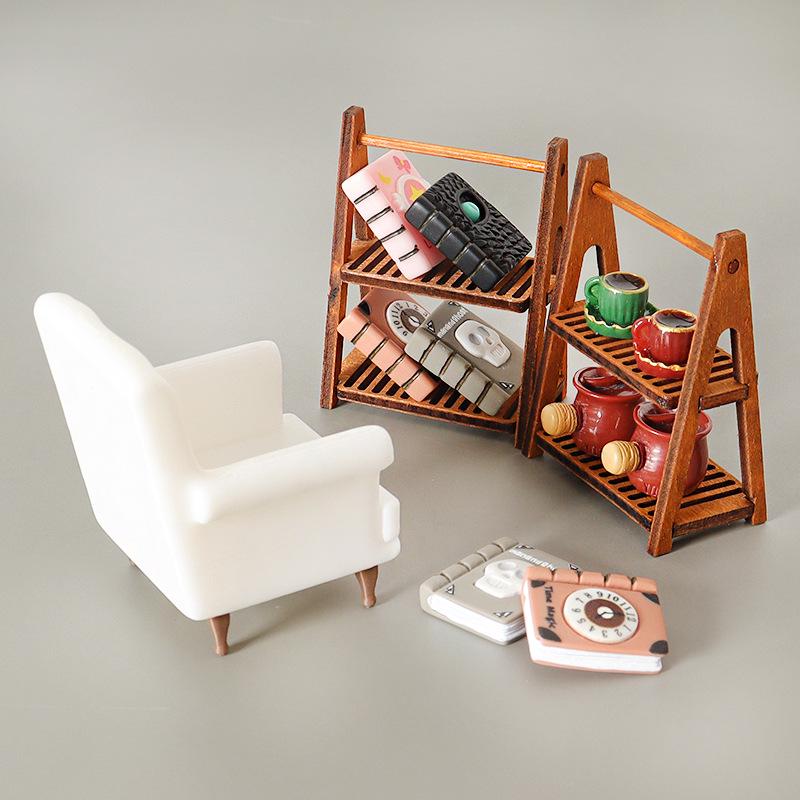 Миниатюрный диван для кукол - Деревянный каркас стула для DIY с аксессуаром в виде кофейной чашки для книжных сцен