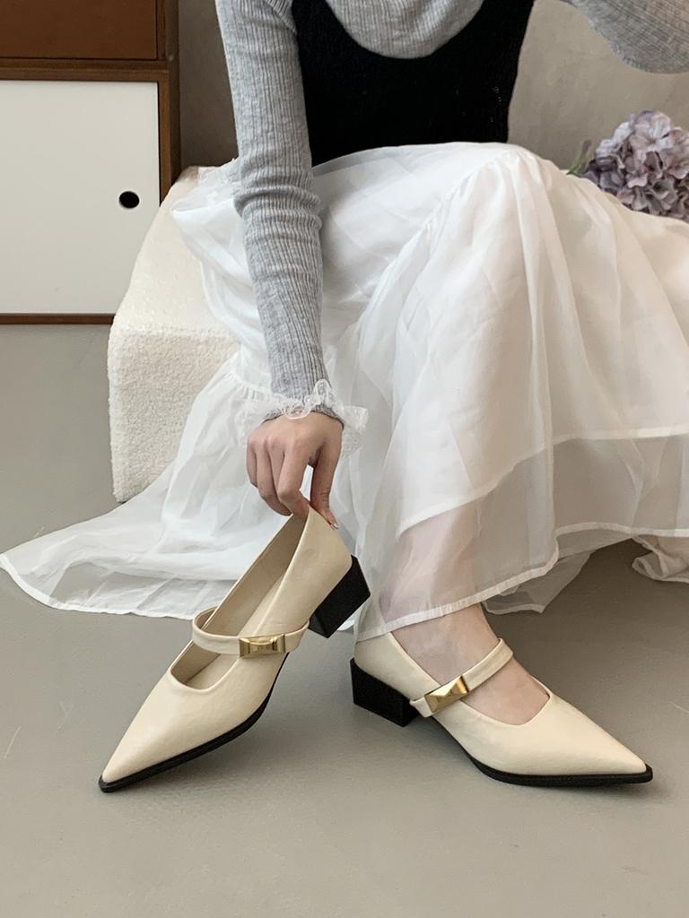 Black pointed thick heel single shoes femininity retro Mary Jane small leather shoes