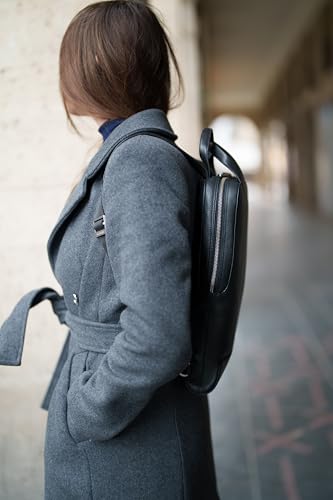Moleskine Classic Leather Business Backpack with 15-inch Laptop Storage, Vertical Design, Men's, Black, One Size