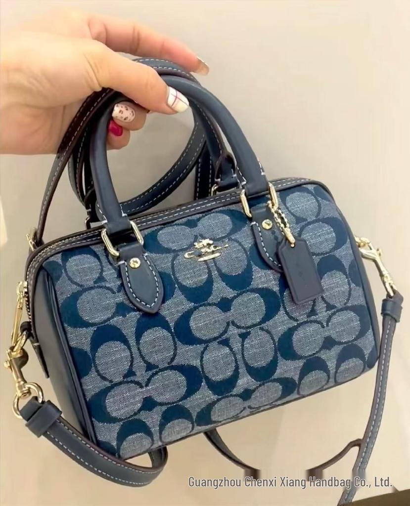 Сумка-подушка Coach Rowan Mini Boston - Классическая монограммная сумка и универсальная женская сумка через плечо/кроссбоди