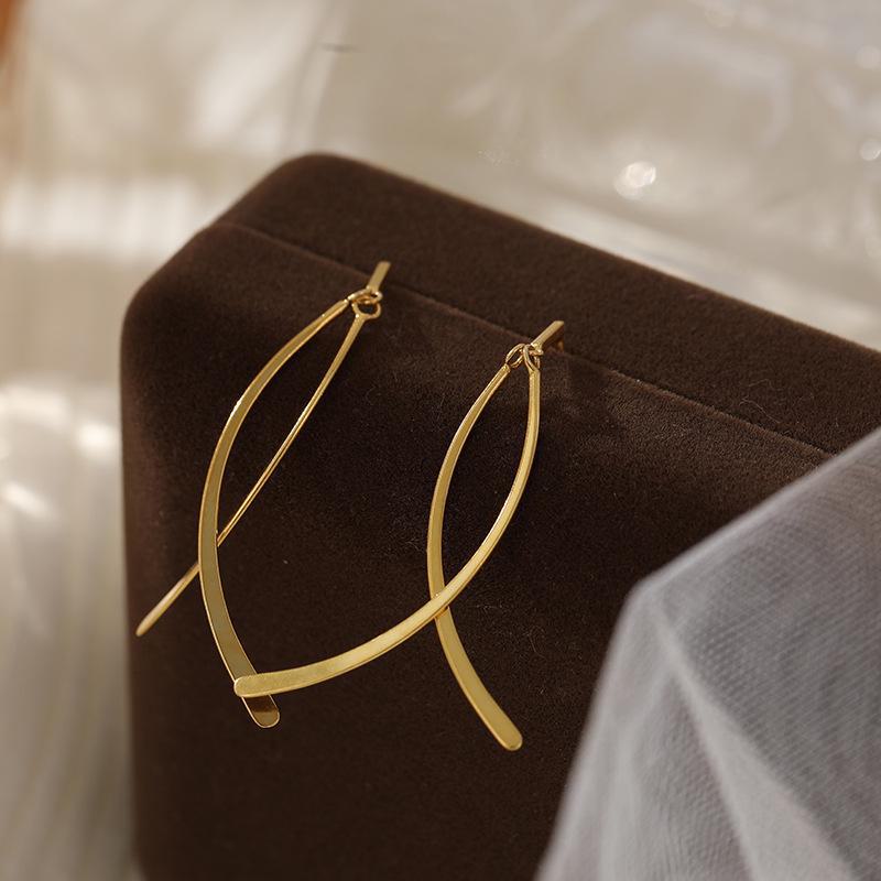 Серьги-крестики Banyan Tree из серебра 925 пробы: Стильный и модный дизайн для женщин