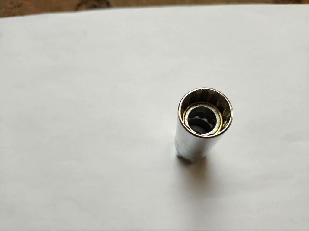 Универсальный тонкий магнитный 14-миллиметровый торцевой ключ для свечей зажигания - расширенный инструмент для авторемонта