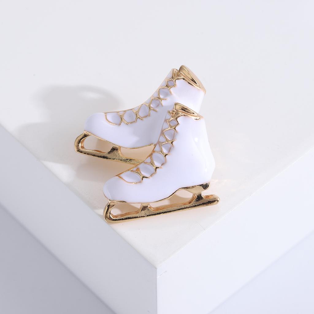 Popular Outdoor Sports Creative Drip Skates Brooch Holiday Gifts Popular Women'S Accessories
