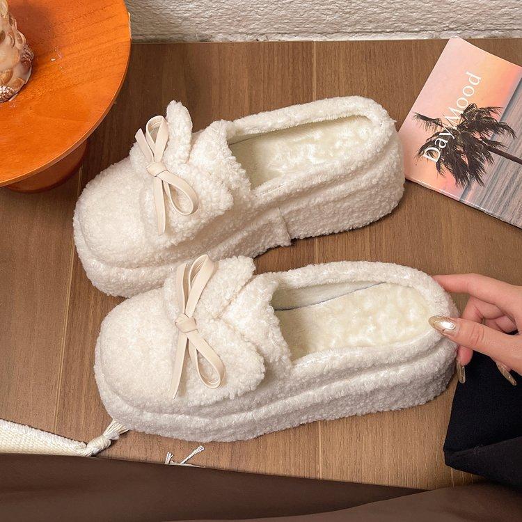 Белые пушистые тапочки высокого класса с толстой подошвой для верхней женской одежды, новинка 2025 года, мягкая на ощупь сумка на голову, легкая хлопковая швабра