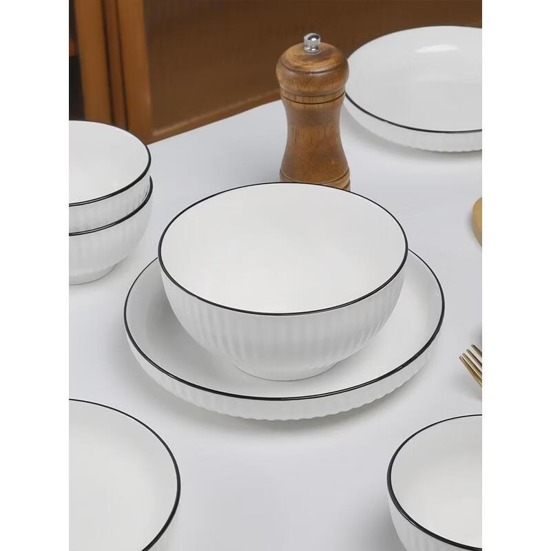 HANDUNYOU Minimalist Black Rim Ceramic Dinnerware Set