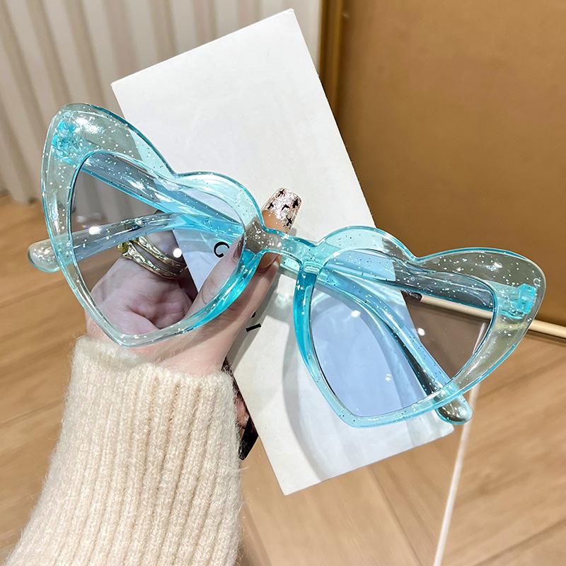 Summer Women Heart-Shaped Sunglasses For Outdoor Sun Protection And Uv Blocking Fashionable Women Heart Eyewear