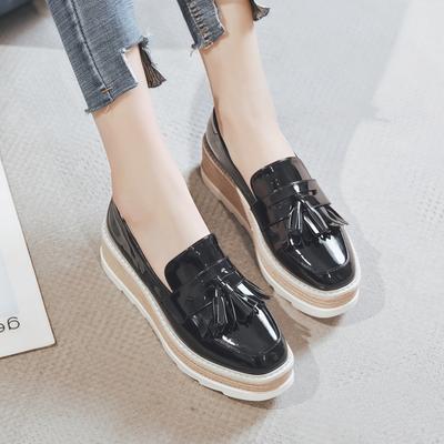 2025 Универсальные туфли-маффины на толстой подошве с кисточками в британском стиле, на одной педали, с внутренней высотой, с круглым носком, маленькие туфли HZB-007-30