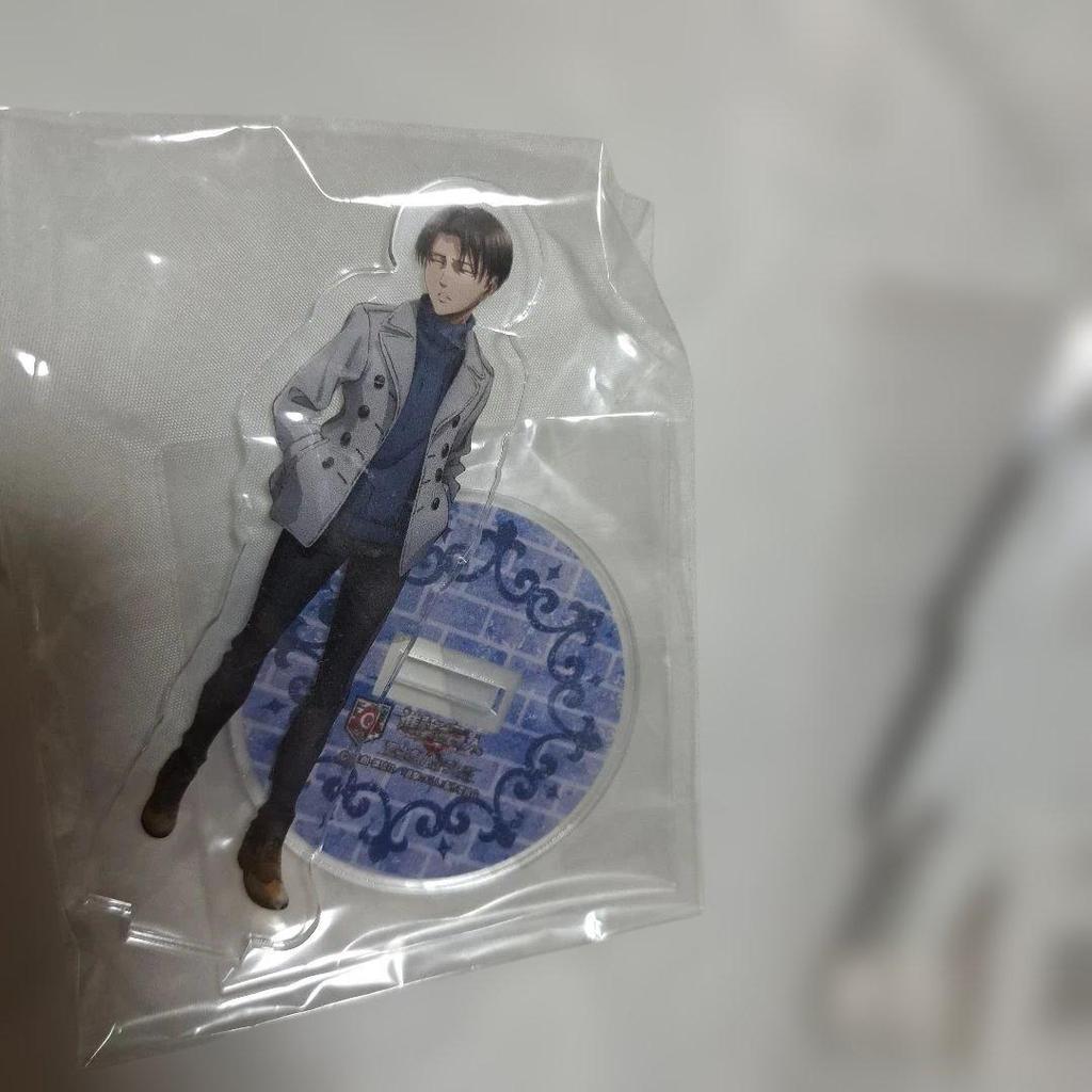 [USED] Attack on Titan Levi Acrylic Stand (2 pieces)