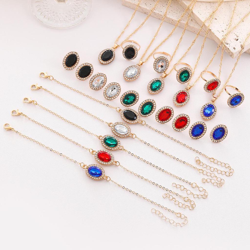 Комплект свадебных украшений с овальными бриллиантами в форме капли воды в Европе и Америке: Ожерелье, серьги и кольцо.