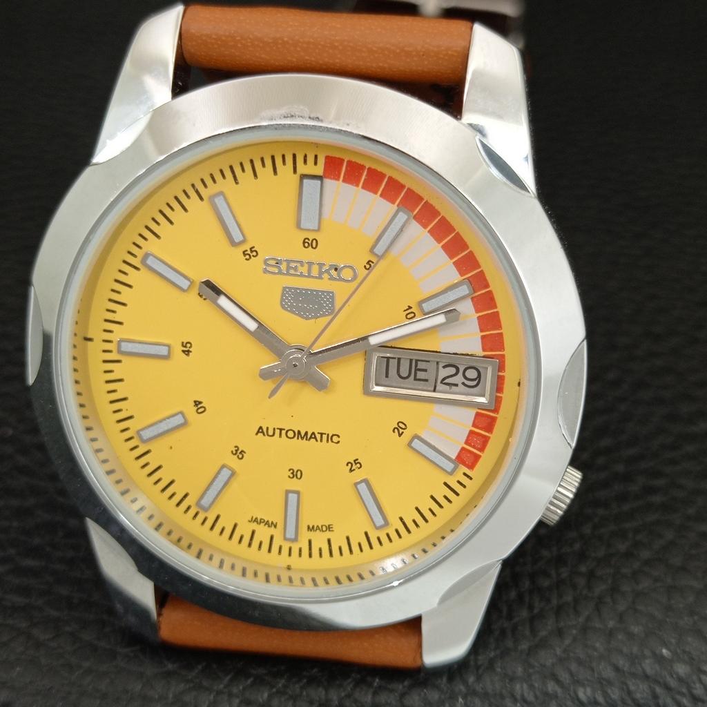 SEIKO 5 AUTOMATIC VINTAGE REFURBISHED JAPAN MENS YELLOW DIAL WATCH a445448-1