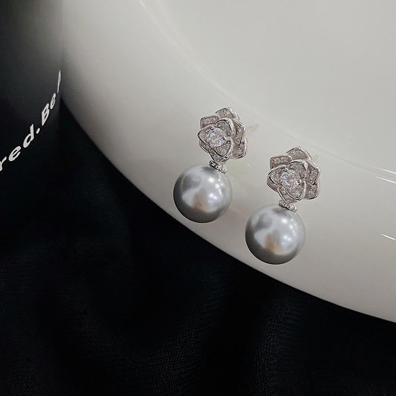 Light Luxury Diamond Flower Pearl Series Set Earrings for Women Simple and Exquisite Temperament Clavicle Chain