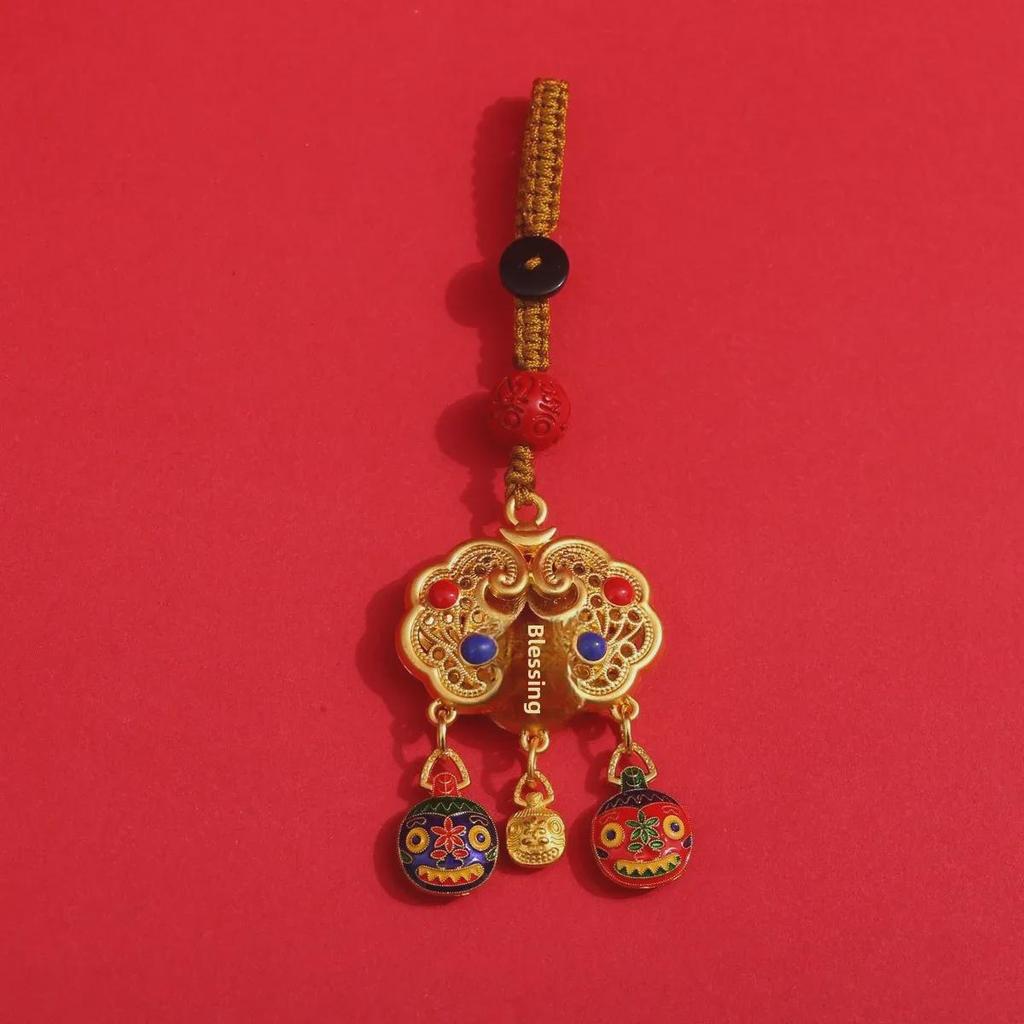 Винтажный брелок для ключей «Автомобиль на удачу» с подвеской в виде золотого зверя и пряжкой в виде колокольчика мира для мужчин и женщин