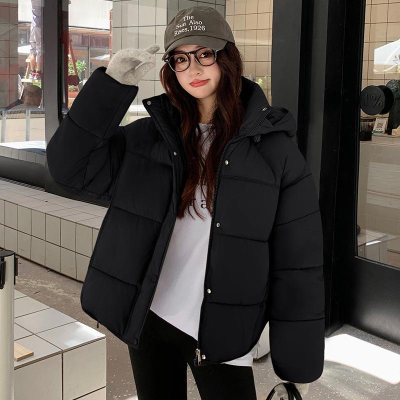 Зимняя новинка 2025 года, короткие универсальные модные свободные женские куртки с хлопковой подкладкой в корейском стиле с капюшоном, тонкие куртки с хлопковой подкладкой