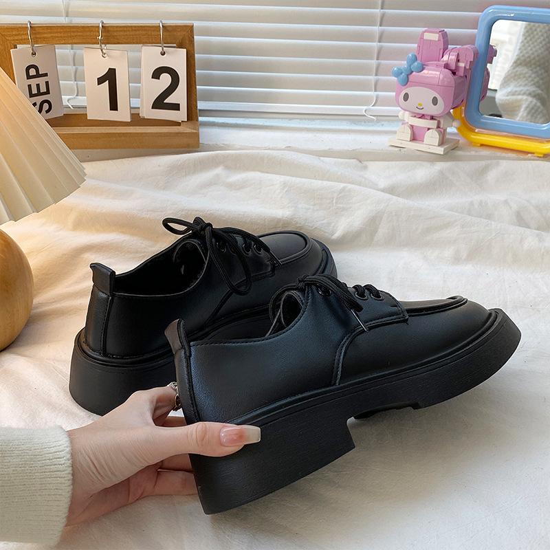 Женские 2025 весна и осень новые ретро британский стиль студенческие универсальные шнуровка толстая подошва увеличивающие рост одинарные туфли с юбками и маленькой кожей