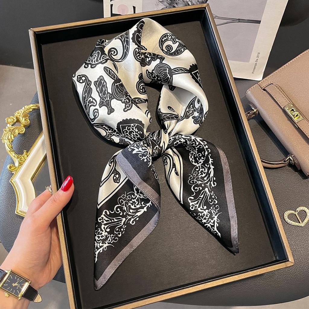 Luxury  Women Mulberry Silk Scarf Fashion Pattern Design Square Scarves Bandanna Wraps Decoration Hairband